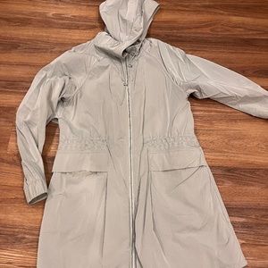 Lululemon soft rain shell size 8